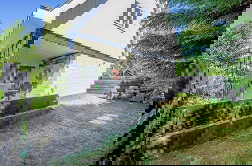 Foto 1 - Seaside Home With Garden