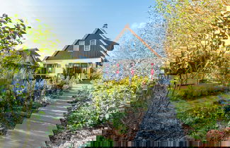 Foto 1 - Stylish Villa With Garden