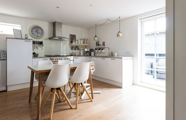 Tranquil Village Retreat | Tjørnuvík - Photo 4