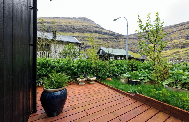 Tranquil Village Retreat | Tjørnuvík - Photo 17