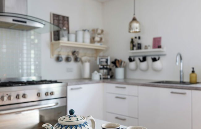 Tranquil Village Retreat | Tjørnuvík - Photo 13