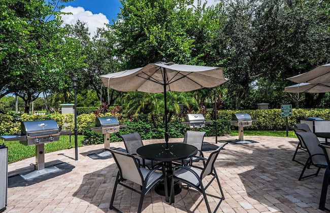 Catina Vacation Rental: Bright 2-BR Condo with Lake Views. Located in Lely Resort with Pool, Hot Tub, and Golf Access. Ideal for Golfers and Beachgoers, Minutes from Naples and Marco Island - Foto 34