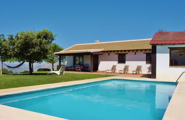 Leisure Meets Tranquility in Beautiful Villa Near Forest - Foto 26