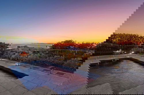 Photo 6 - Clifftop Family Retreat With Views Pool