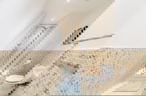 Foto 18 - Top-rated Penthouse - King Size Bed & Free Parking