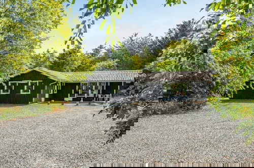 Foto 1 - 8 Person Holiday Home in Henne