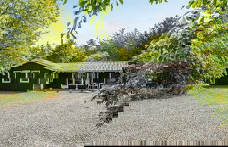 Foto 1 - 8 Person Holiday Home in Henne