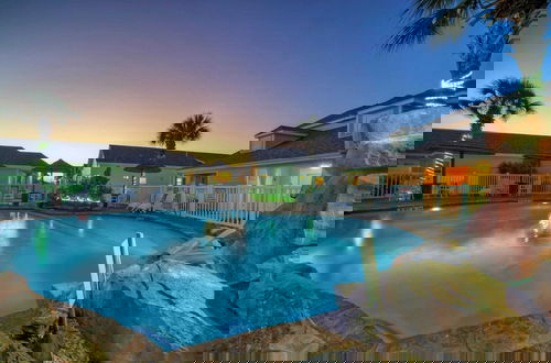 Foto 31 - Pool, Playground, Patio Living, Family-friendly Clamshell Cottage by Avantstay