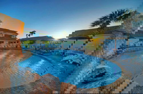 Foto 29 - Pool, Playground, Patio Living, Family-friendly Clamshell Cottage by Avantstay