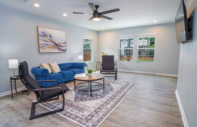 Spacious Delightful 4 BR/ 3 BA Close to Downtown - Photo 21