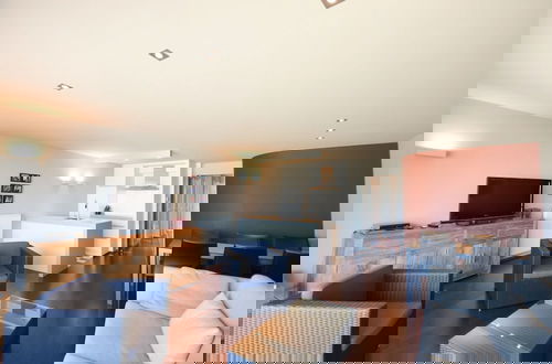 Foto 5 - Stylish Apartment With Balcony, sea Views