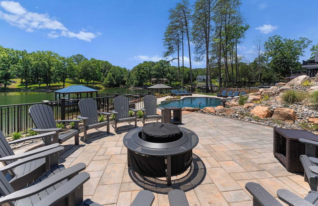 Gray Fox Lodge by Avantstay Waterslide Pool, Theater Sleeps 23 - Photo 14