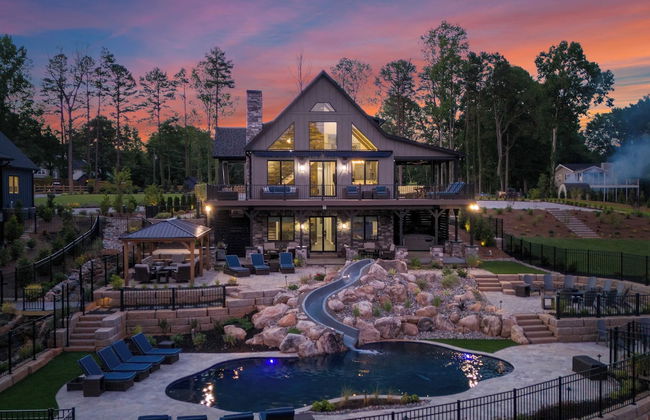 Gray Fox Lodge by Avantstay Waterslide Pool, Theater Sleeps 23 - Photo 71