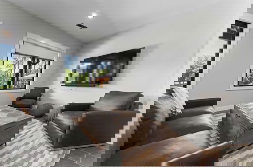 Foto 45 - Gray Fox Lodge by Avantstay Waterslide Pool, Theater Sleeps 23