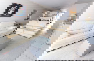 Foto 1 - Inviting Apartment With Terrace