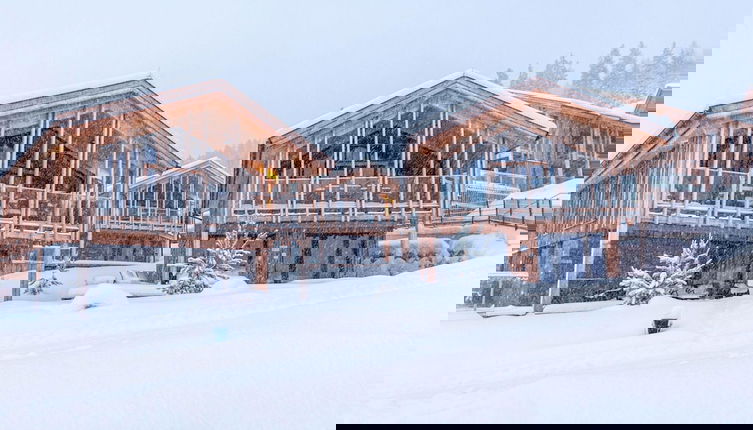 Foto 1 - Majestic Chalet With Pool and Sauna