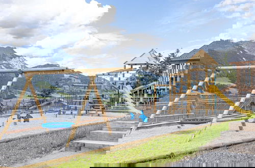 Foto 15 - Luxury Chalet With Pool and Sauna Near Ski Lift