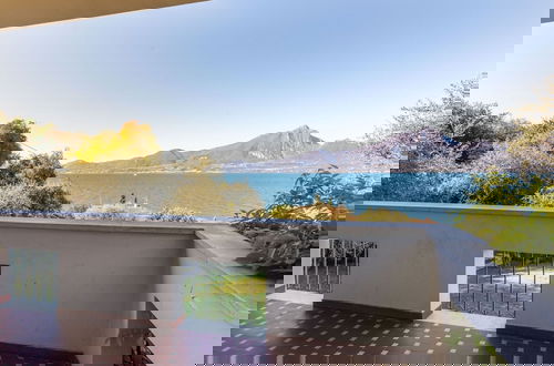 Foto 36 - Elegant Villa With air Conditioning and Bubble Bath, Fantastic View