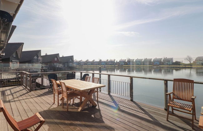 Villa With Terrace on the Water in Friesland - Foto 26
