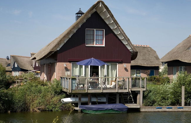 Villa With Terrace on the Water in Friesland - Foto 21