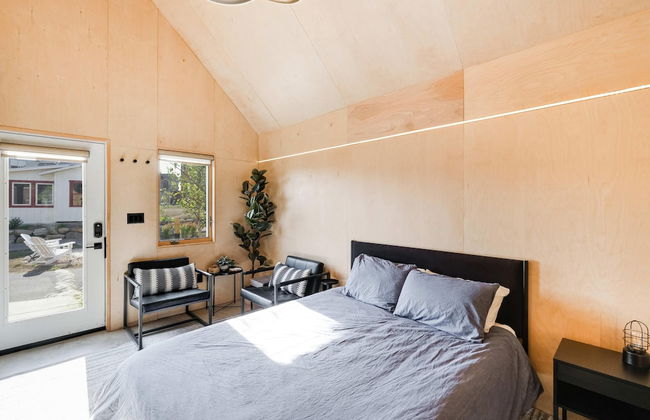 Bunkies- The Hold - Photo 8