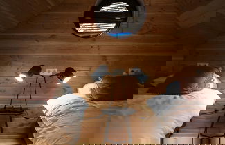 Foto 3 - Beautiful Lodge With spa