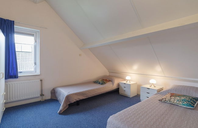 Holiday Home in Zeeland With Spacious Garden - Photo 4