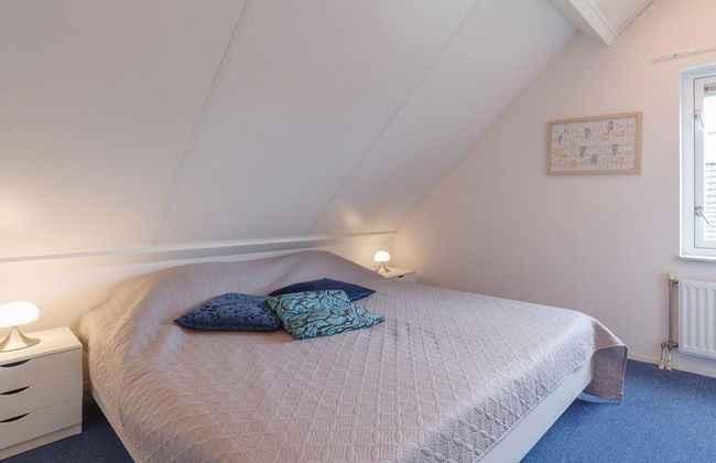 Holiday Home in Zeeland With Spacious Garden - Photo 3