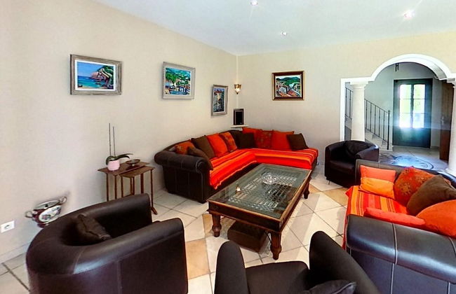 Villa in L'isle-sur-la-sorgue With Pool - Foto 12