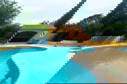Foto 22 - Villa in L'isle-sur-la-sorgue With Pool
