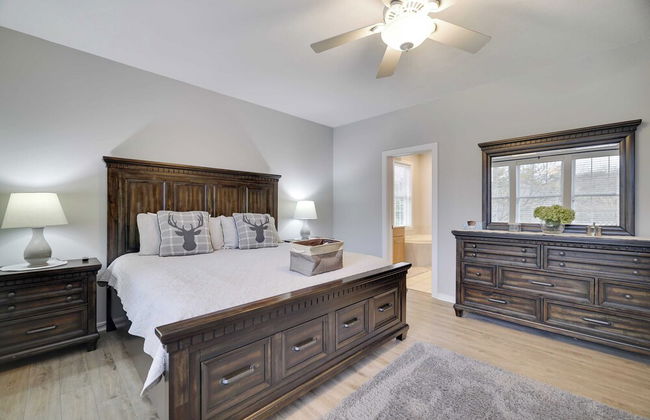 The Nest at Pinecrest by Avantstay Spacious Deck, Game Room, Fire Pit - Foto 29