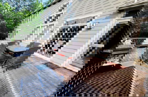 Foto 2 - The Nest at Pinecrest by Avantstay Spacious Deck, Game Room, Fire Pit