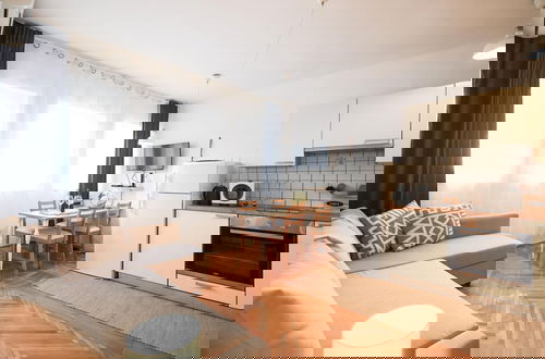 Foto 1 - Modern Apartment With Terrace Near old Town