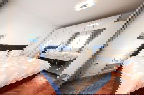 Foto 7 - Modern Apartment With Terrace Near old Town