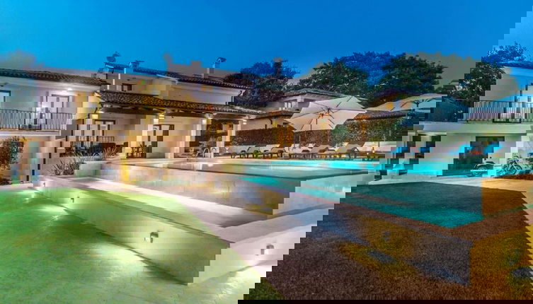 Foto 1 - Villa With Swimming Pool and Outdoor Kitchen