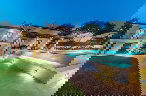 Foto 1 - Villa With Swimming Pool and Outdoor Kitchen
