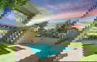 Foto 1 - Stunning Vanderbilt Beach House With Heated Pool