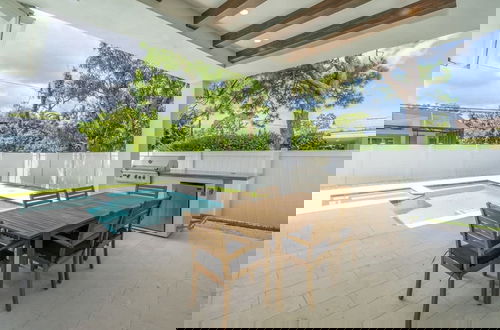 Foto 37 - Stunning Vanderbilt Beach House With Heated Pool
