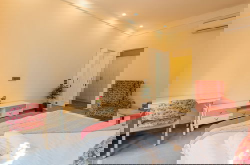 Foto 5 - Luxe 4 BHK Villa Near Popular Beaches with Private Pool