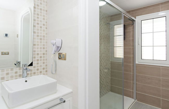 3 Bed Villa - Pool, Patio, Outdoor Dining Terrace - Foto 13