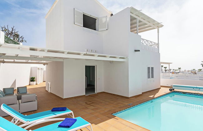 3 Bed Villa - Pool, Patio, Outdoor Dining Terrace - Foto 18