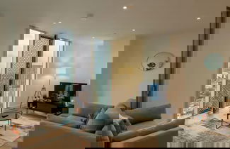 Photo 1 - 2br-sleeps4-parking-central-cityview