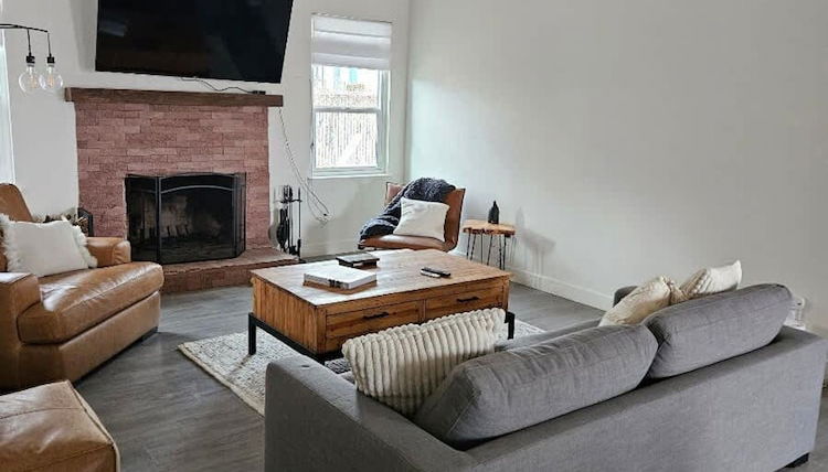 Photo 1 - Cozy Family Haven in Sparks - Pet Friendly - Fenced Yard