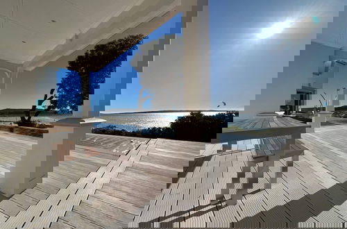 Foto 42 - Beach Tower House Luxury Beachfront Villa