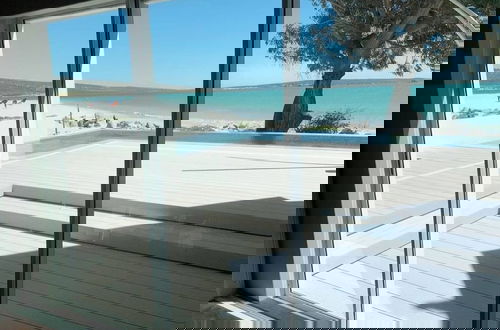 Foto 34 - Beach Tower House Luxury Beachfront Villa