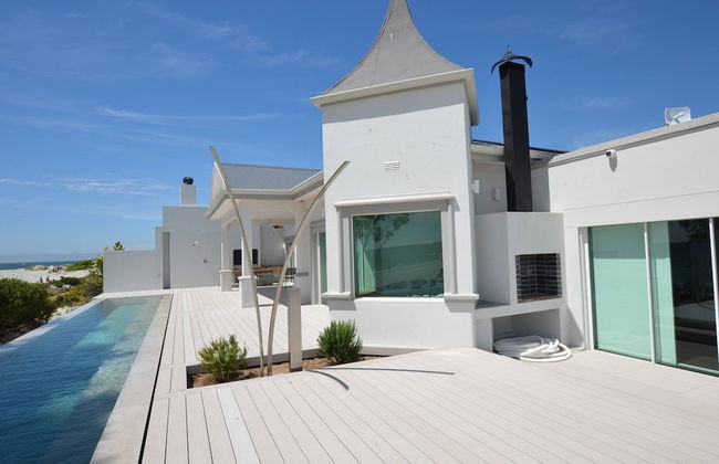 Beach Tower House Luxury Beachfront Villa - Photo 17