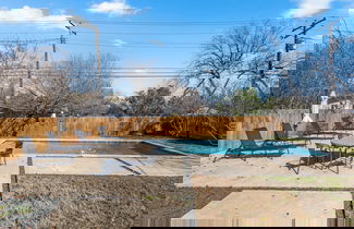 Foto 1 - Fun 3BR Retreat in Austin Huge Pool