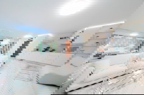 Foto 7 - Emirates White Sensation