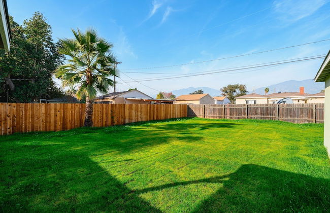 Luxury Modern Retreat w Spacious Yard Premium Comfort - Foto 2