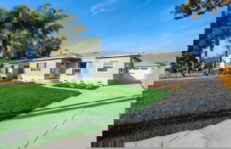 Photo 1 - Luxury Modern Retreat w Spacious Yard Premium Comfort